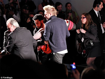 Άφησε την τελευταία της πνοή μπροστά στην πασαρέλα